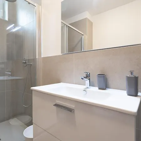 Apartment Free Parking Station Elegant