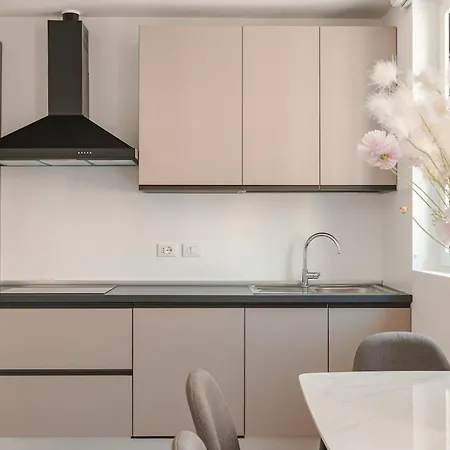 Free Parking Station Elegant Triest